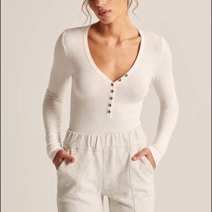 Abercrombie & Fitch White Cozy Henley- Women’s Medium